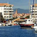 Le Cesaree Location De Parking Piscine Terrasse Wifi * Fréjus