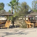 Le Cesaree Location De Parking Piscine Terrasse Wifi Fréjus