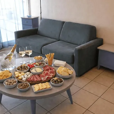 Le Césarée Location De Parking Piscine Terrasse Wifi Appartamento Fréjus